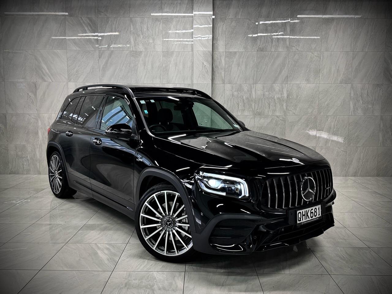 Kaikōura coastal road New Zealand — private chauffeur tour from Christchurch, Dream Drives Mercedes-AMG GLB