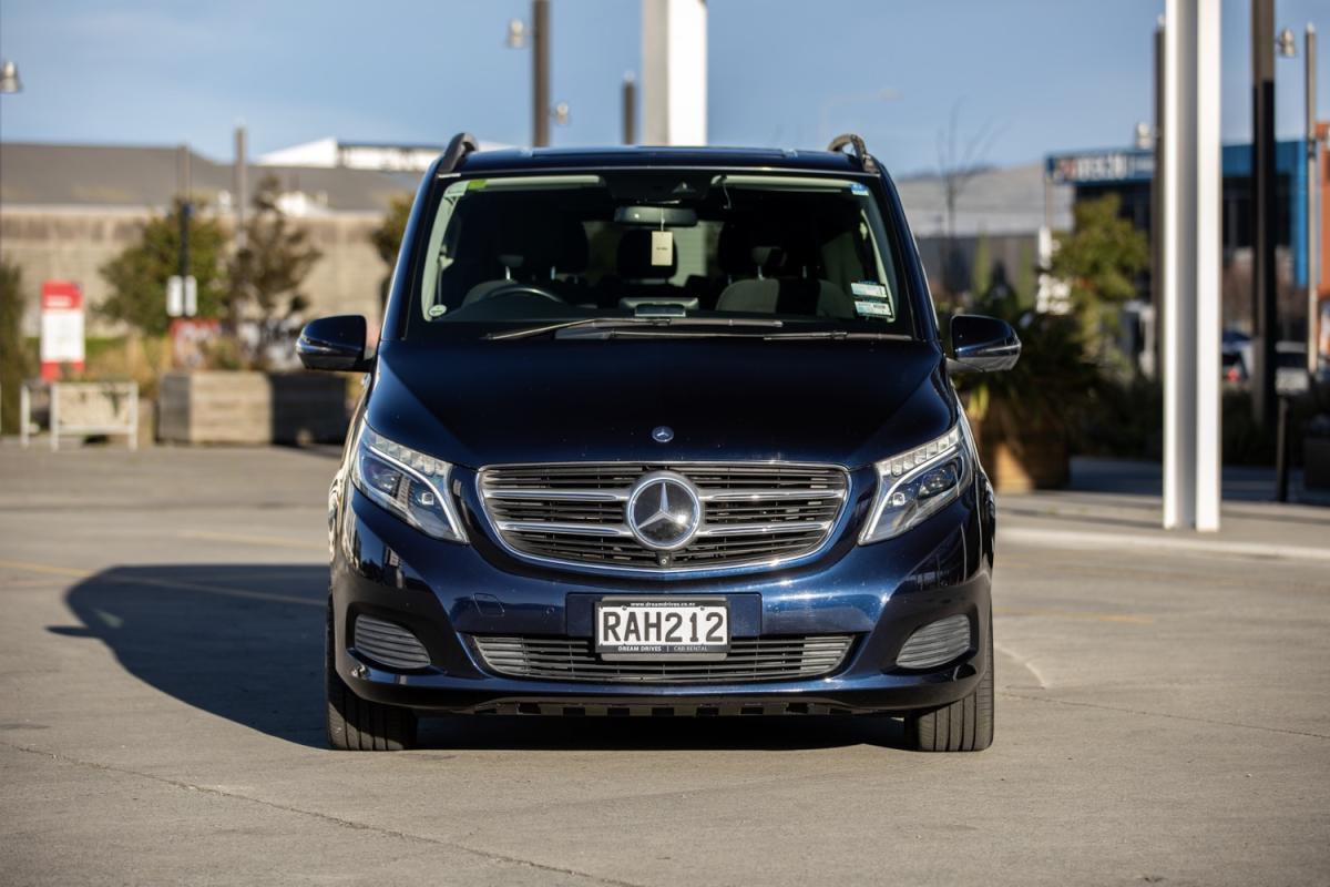 Mercedes-Benz V-Class front view